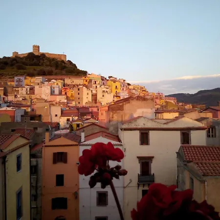 Casa Delle Sirene E Del Polpo Bosa